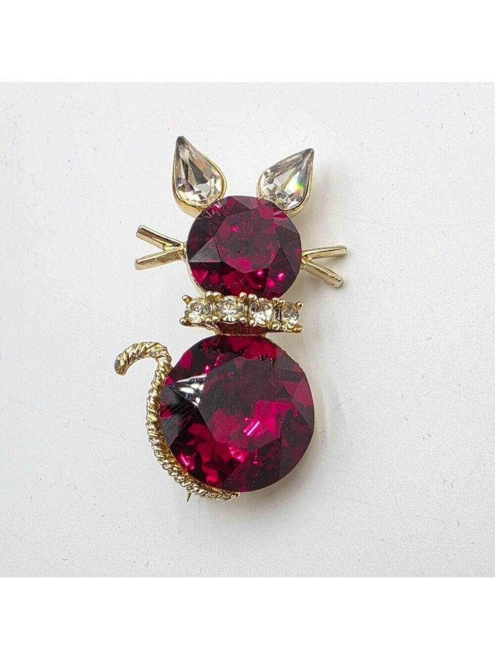 Vintage Signed DODDS Ruby Red Faceted Glass Cat Brooch Pin Rhinestone Collar